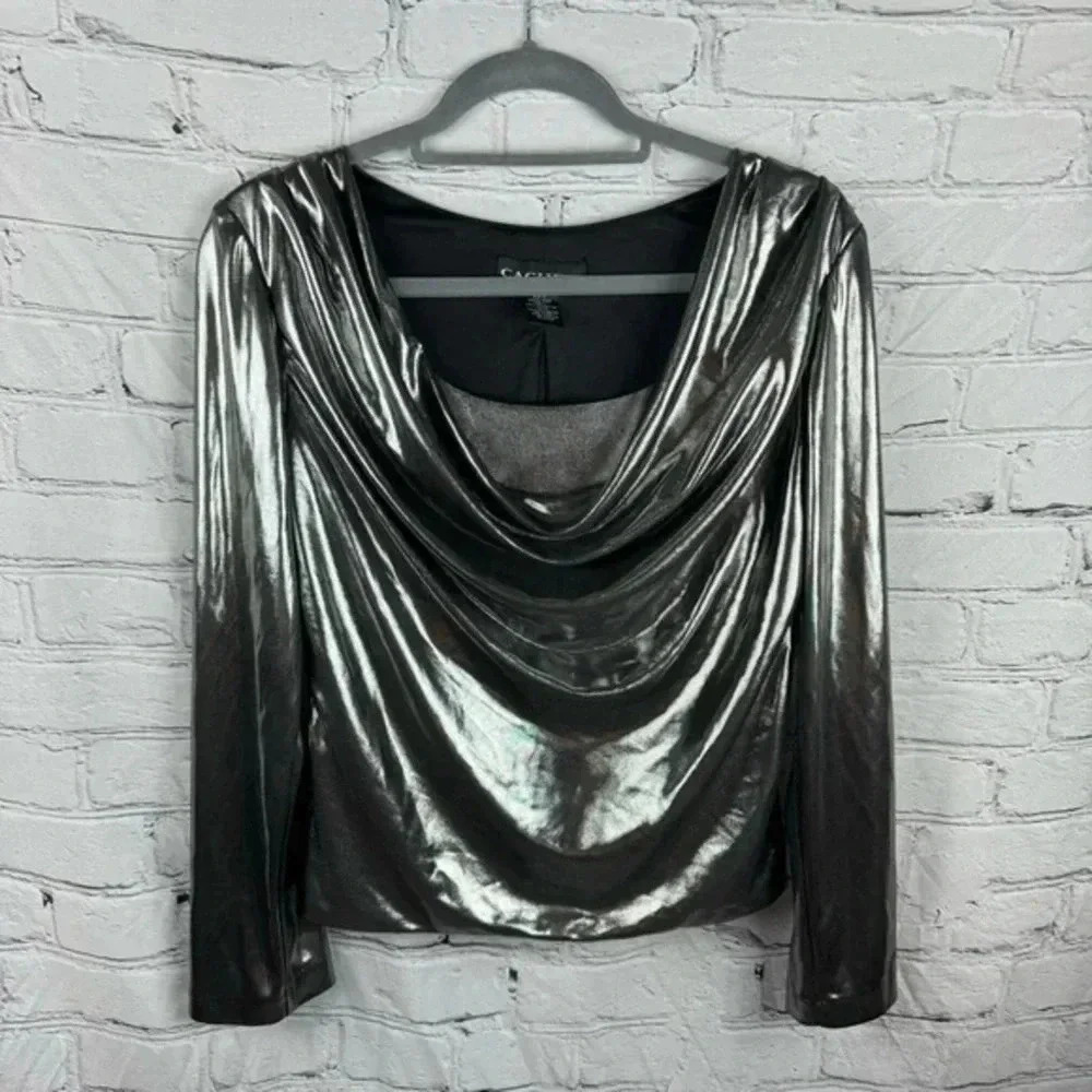 Cachet Silver Shimmering Scoop Neck Blouse Women’s size Small